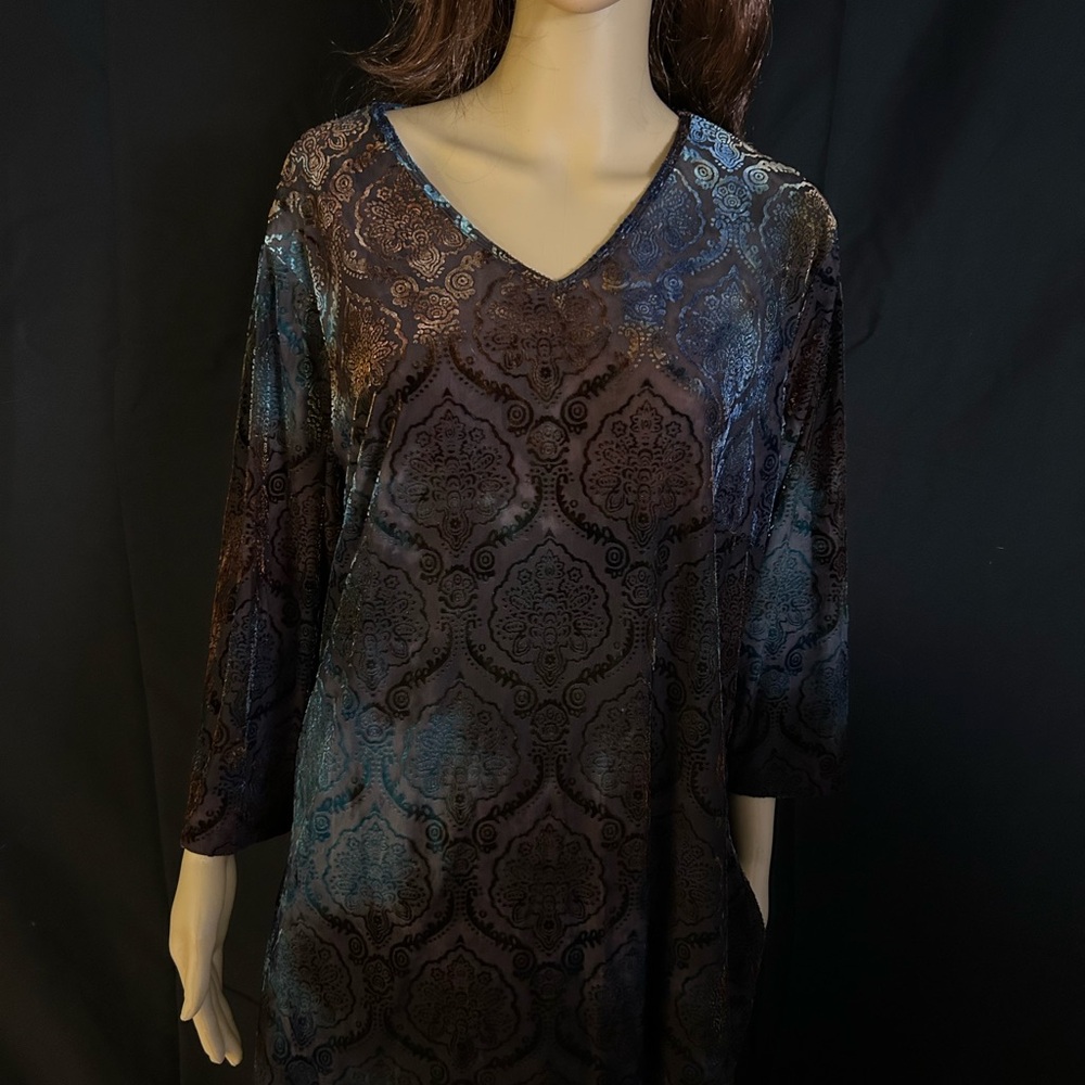 Elegant Black and Blue Patterned Dress